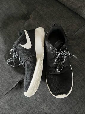 Nike Tennis Shoes Women’s